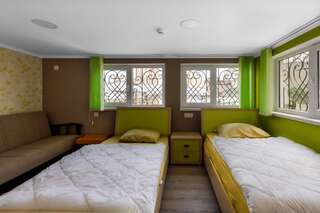 Хостелы Oliva Inn & Hostel Баку Двухместный номер эконом-класса с 2 отдельными кроватями-8